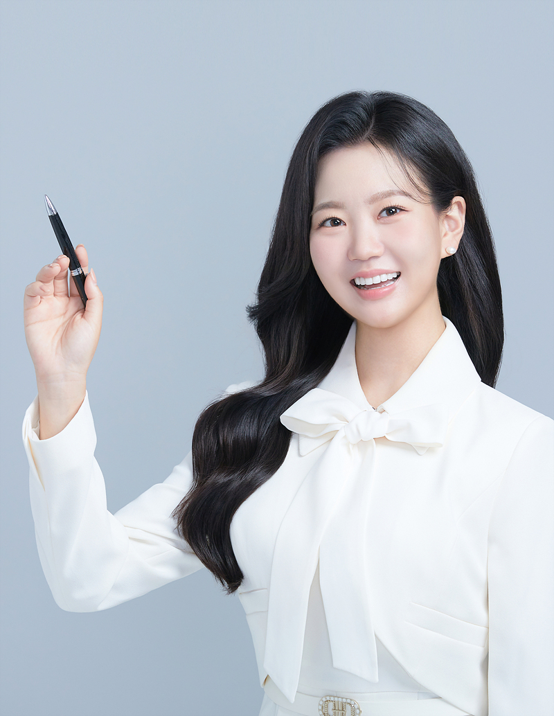 메가스터디 강사 학원강사 영어강사 강사프로필 프로필사진 프로필촬영 프로필스튜디오 프로필사진잘찍는곳 비타스튜디오 (2)-2.jpg