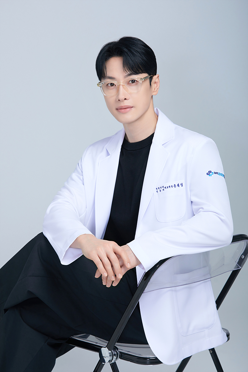 의사 의사프로필 전문직 정형외과 남자프로필 프로필사진 프로필촬영 프로필스튜디오 프로필사진잘찍는곳 비타스튜디오  (5).jpg