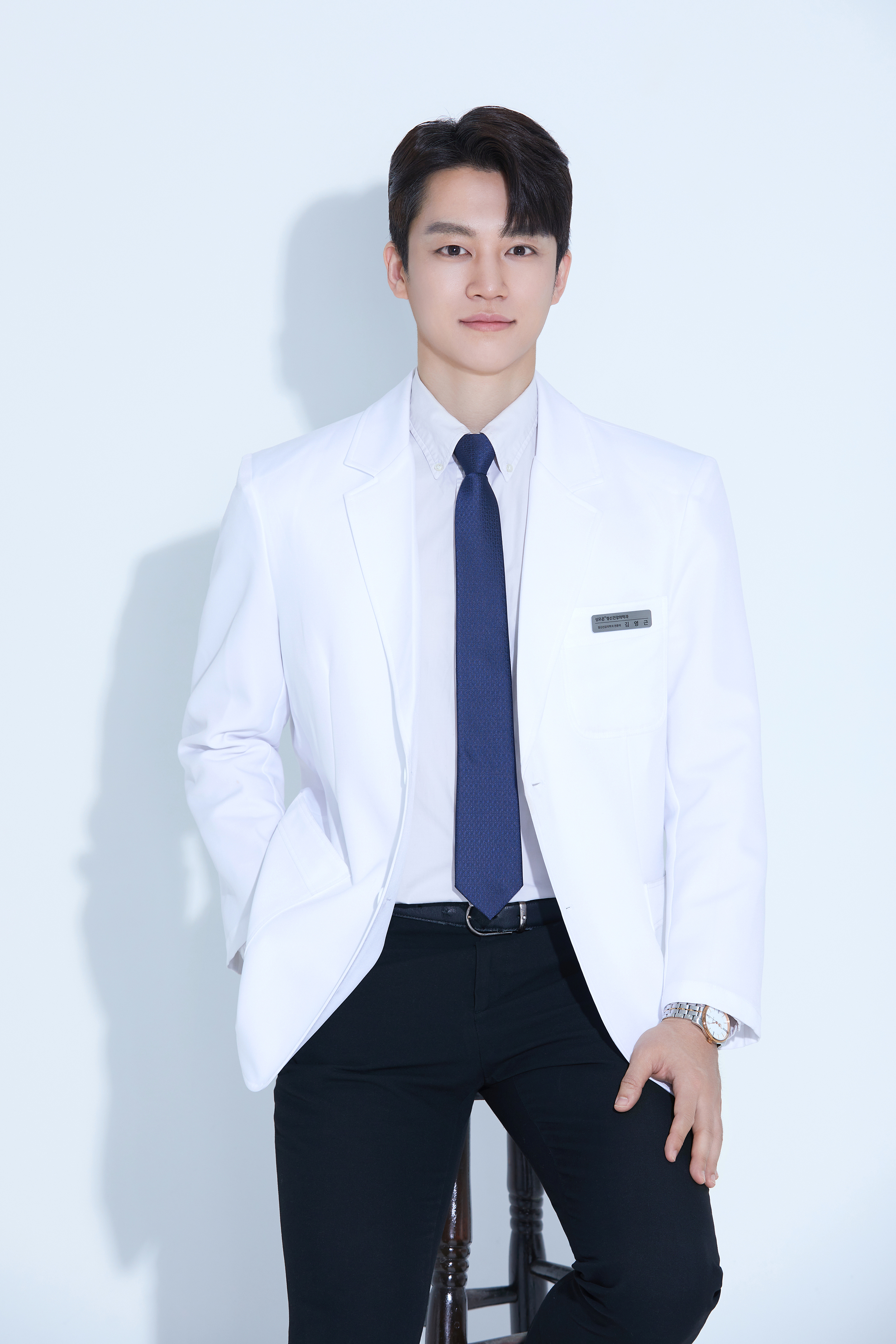 의사 프로필 사진 전문직프로필 남자프로필 강남스튜디오 프로필사진잘찍는곳 비타스튜디오 프로필촬영  (4).jpg