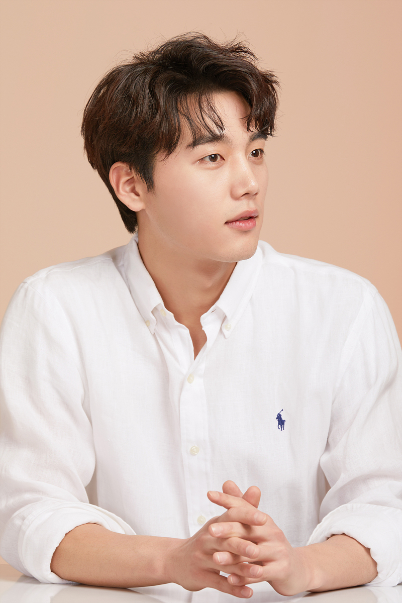 25 actor-profile-남자-전문직.jpg